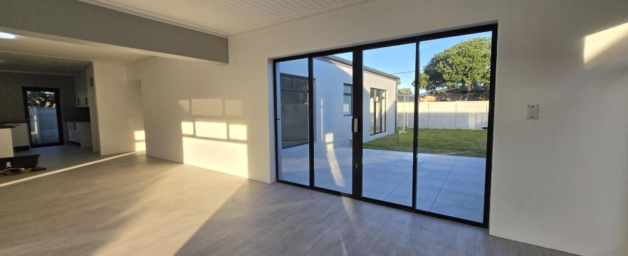 4 Bedroom Property for Sale in Franskraal Western Cape